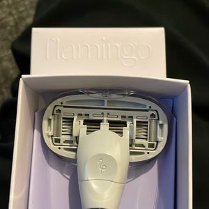 Flamingo Razor- came with the allure beauty box